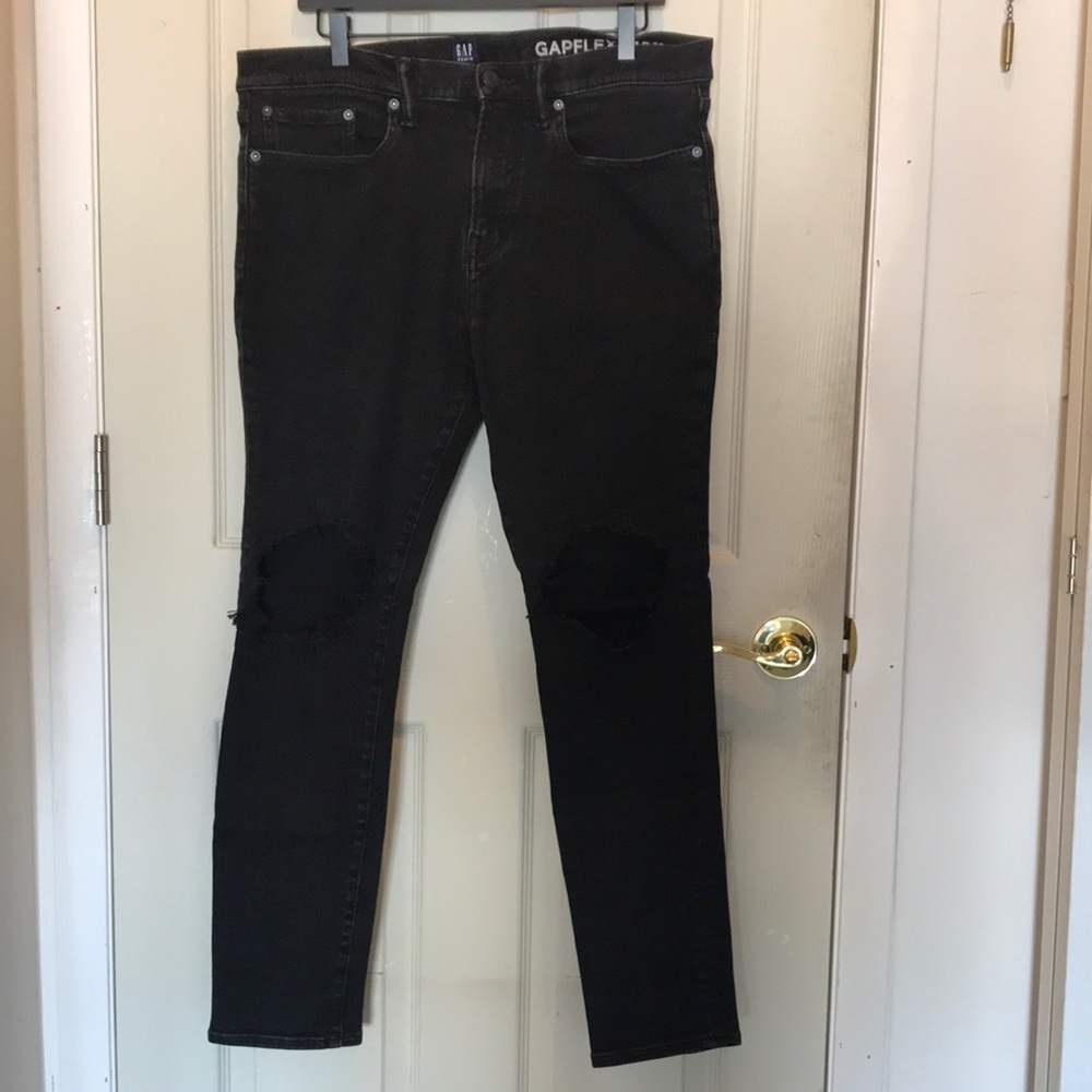 Men’s distressed Gap skinny fit washes black denim with Gapflex size 33x32
